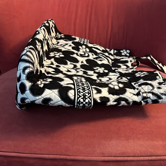 Vera Bradley zippered tote in Night and Day - Picture 2 of 4